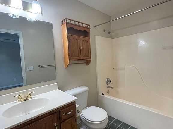 3rd image of 303 Emerald Dr #303