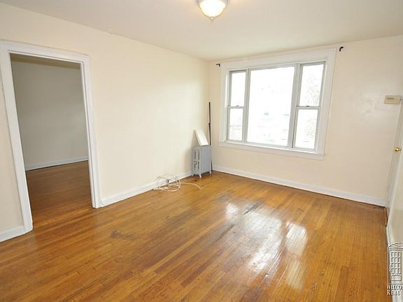 2nd image of 3906 44th St #2