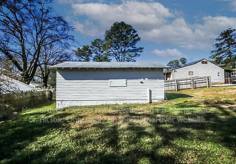 1915 Ham Dr — Photo 19