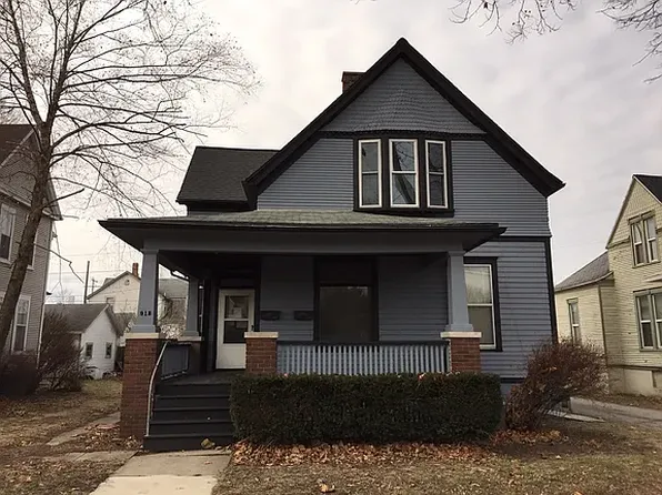 913 S Center St Unit U, Bloomington, IL 61701