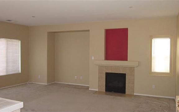 3rd image of 742 Summit Dr