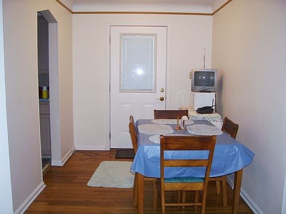 3rd image of 12613 Darlington Ave