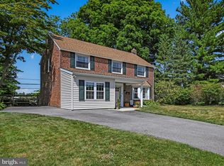 654 Buttonwood Dr, Springfield, PA 19064