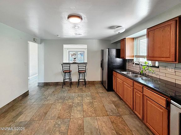 3rd image of 1500 Breaker Way