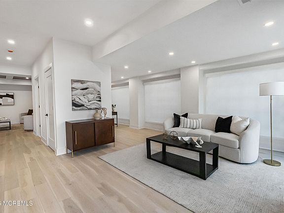 4th image of 205 Edgemont Drive BUILDING