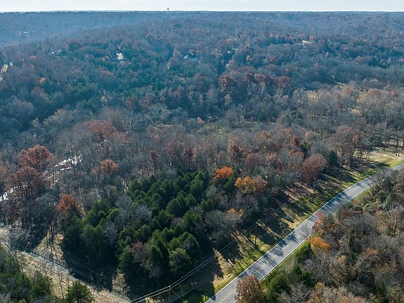 4th image of 4 Gordon Hollow Dr #2