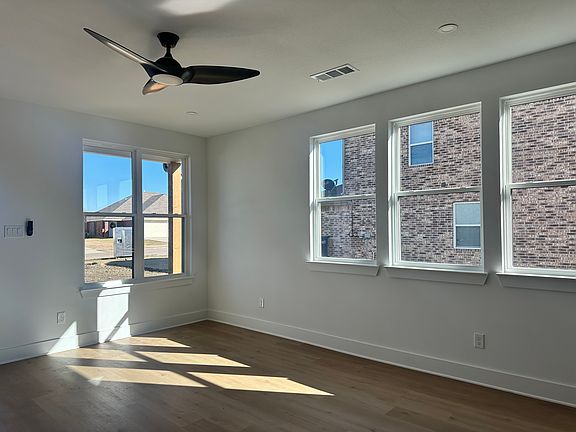 5th image of 523 Harris St #523