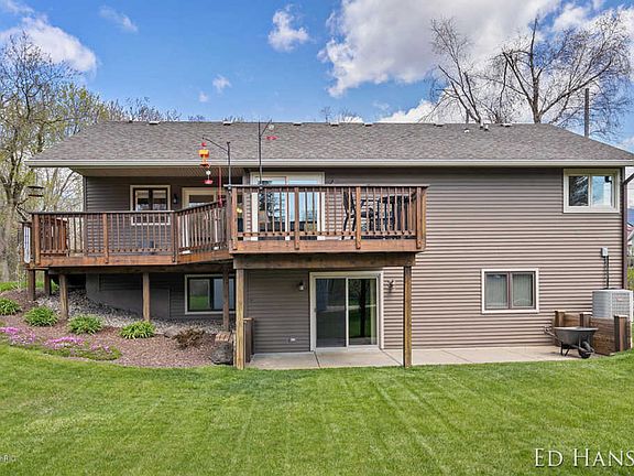 2nd image of 7085 Weller Dr NE