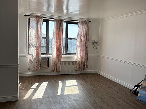5th image of 143 Bruce Ave Floor 3