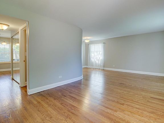5th image of 229 Stafford Dr