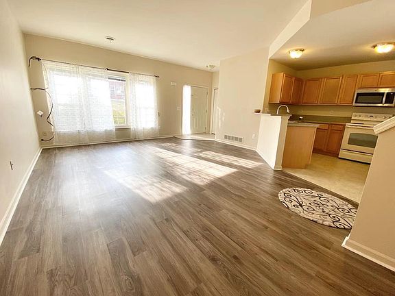 4th image of 2058 Cloverly Ln