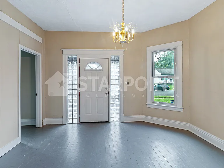 739 S 37th St — Photo 10