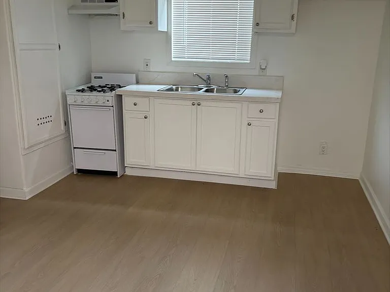 842 Alamitos Ave — Photo 24
