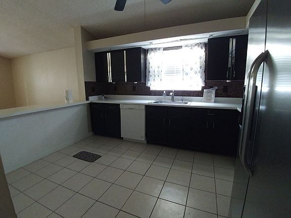 4th image of 201 Sea Woods Dr N