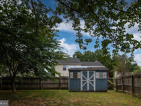 5th image of 5 Renwick Ct