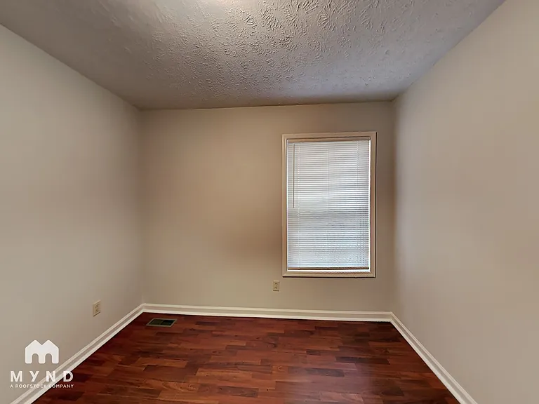 4832 Wyndam Dr — Photo 13