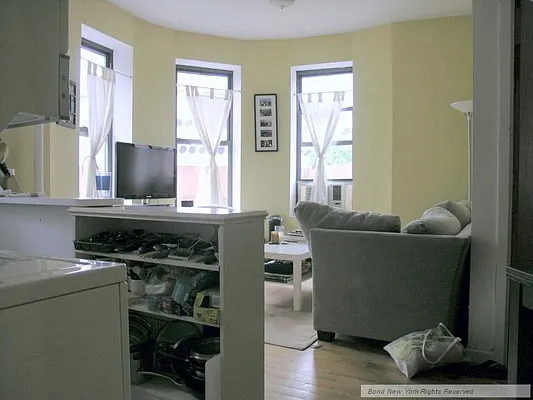 Rented by Bond New York | media 27