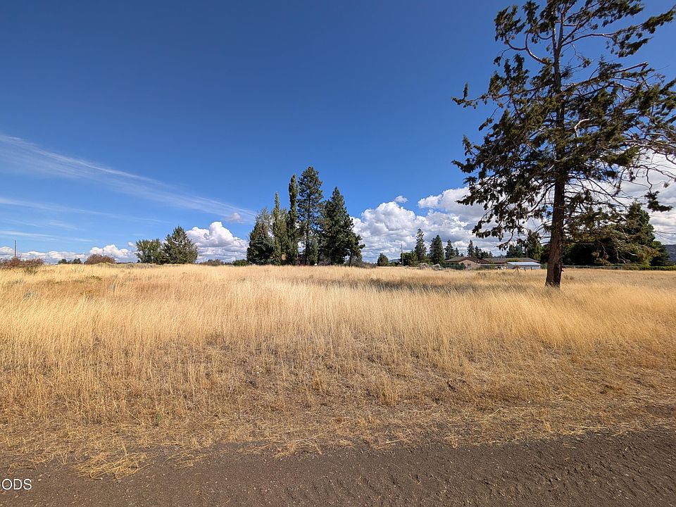 1st image of Rainbow Dr #37