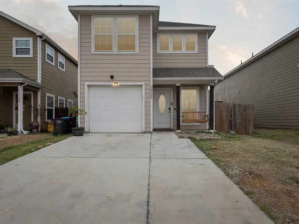 10524 Wild Oak Dr, Fort Worth, TX 76140