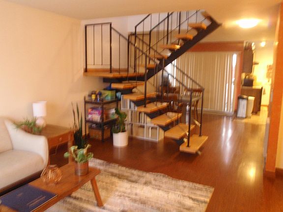3rd image of 1525 Royal Way #D