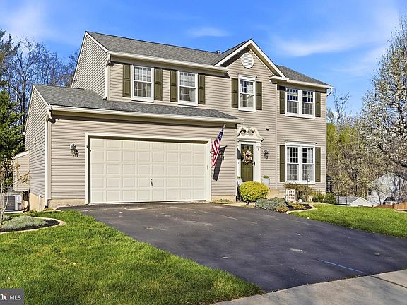 3rd image of 9 Silverthorn Ct