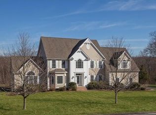 15 Smith Rd, Hopkinton, MA 01748