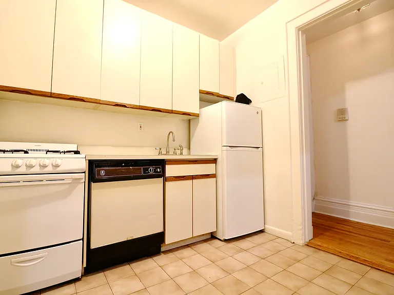 17 W 73rd St #2R — Photo 7