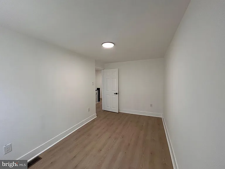 8033 Williams Ave — Photo 18