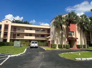 3252 Foxcroft Rd APT 205, Hollywood, FL 33025