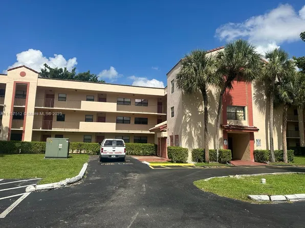 3252 Foxcroft Rd APT 205, Hollywood, FL 33025