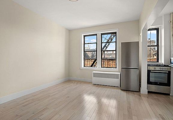 4th image of 66 Saint Nicholas Pl #67B