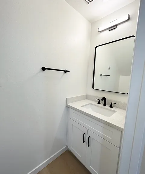 2627 E Broadway #4 — Photo 7