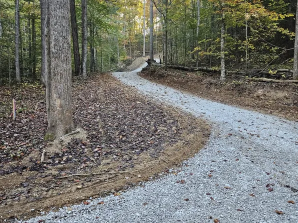 201 High Ridge Rd, Campton, KY 41301