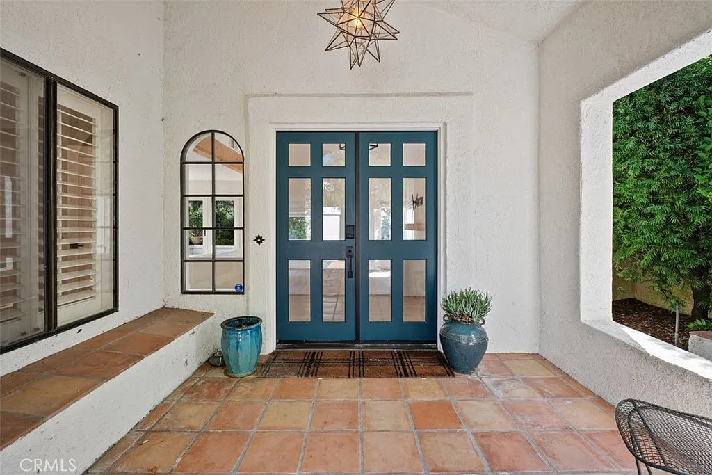 4 bed, 2.5 bath, 2658 sqft, $7,900 — Photo 4