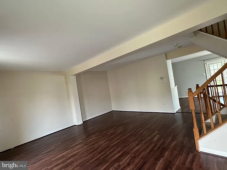108 Steven Ln — Photo 10