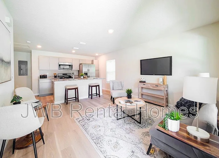 112 W 25th St — Photo 6