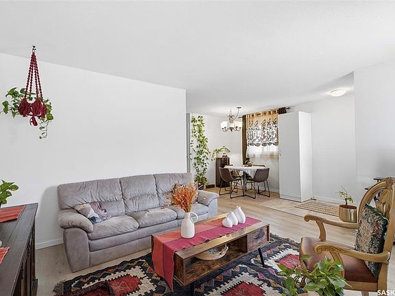 4th image of 1608 Vickies AVENUE