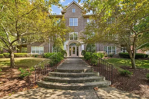 2000 Newark Ln #G203 — Photo 1