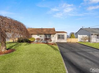 17 Piedmont Rd, Edison, NJ 08817