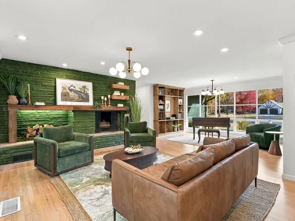 124 Tecumseh Dr, Longmeadow, MA 01106