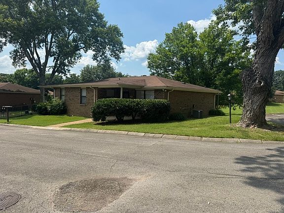 5th image of 369 Deer Lake Dr #1