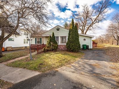 95 Forest St, Chicopee, MA, 01013