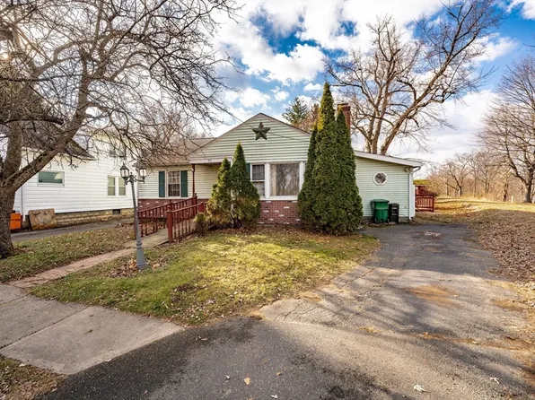 95 Forest St, Chicopee, MA 01013