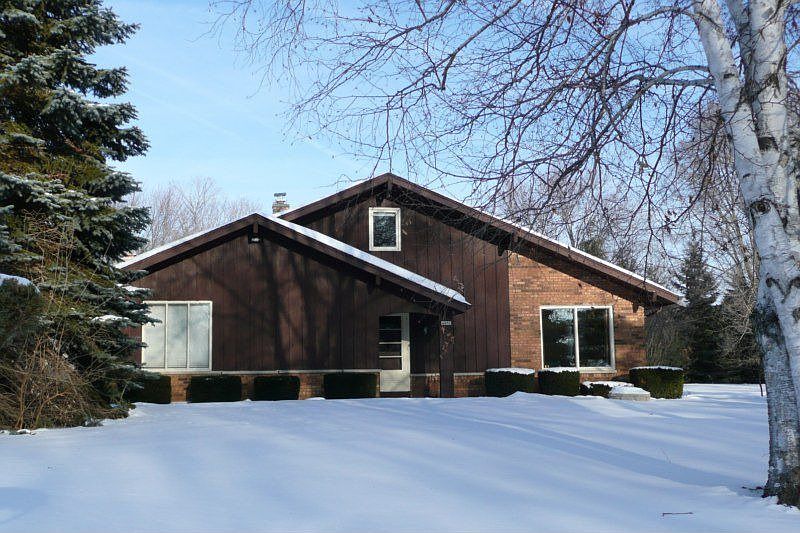 1st image of 4455 S Hillview Ct