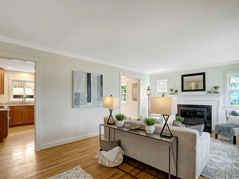 1012 Croton Dr — Photo 4