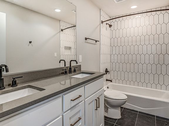 2nd image of 2114 Tucker St APT C