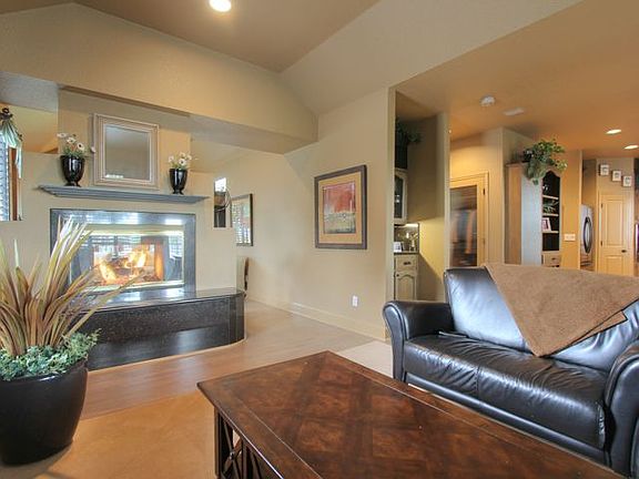 SITTING AREA OFF KITCHEN