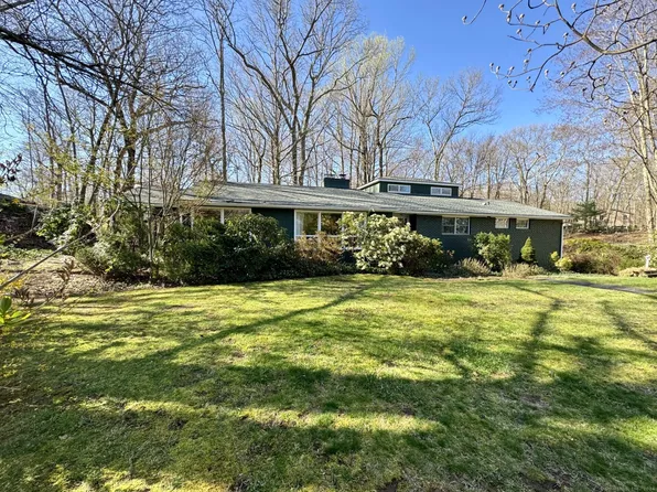 12 Wheeler Path, Guilford, CT 06437