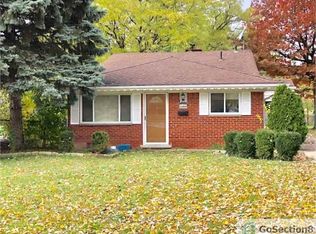 20899 Beaconsfield Ave, Eastpointe, MI 48021