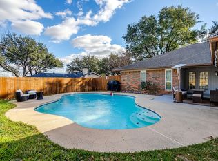 1906 Ola Ln, Grand Prairie, TX 75050